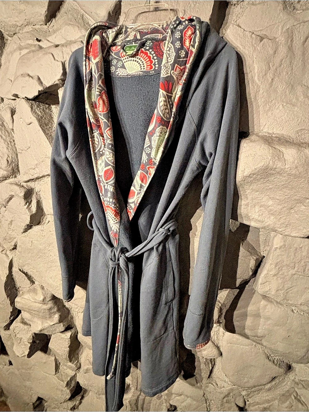Vera Bradley Hooded Robe in Gray Floral Like New